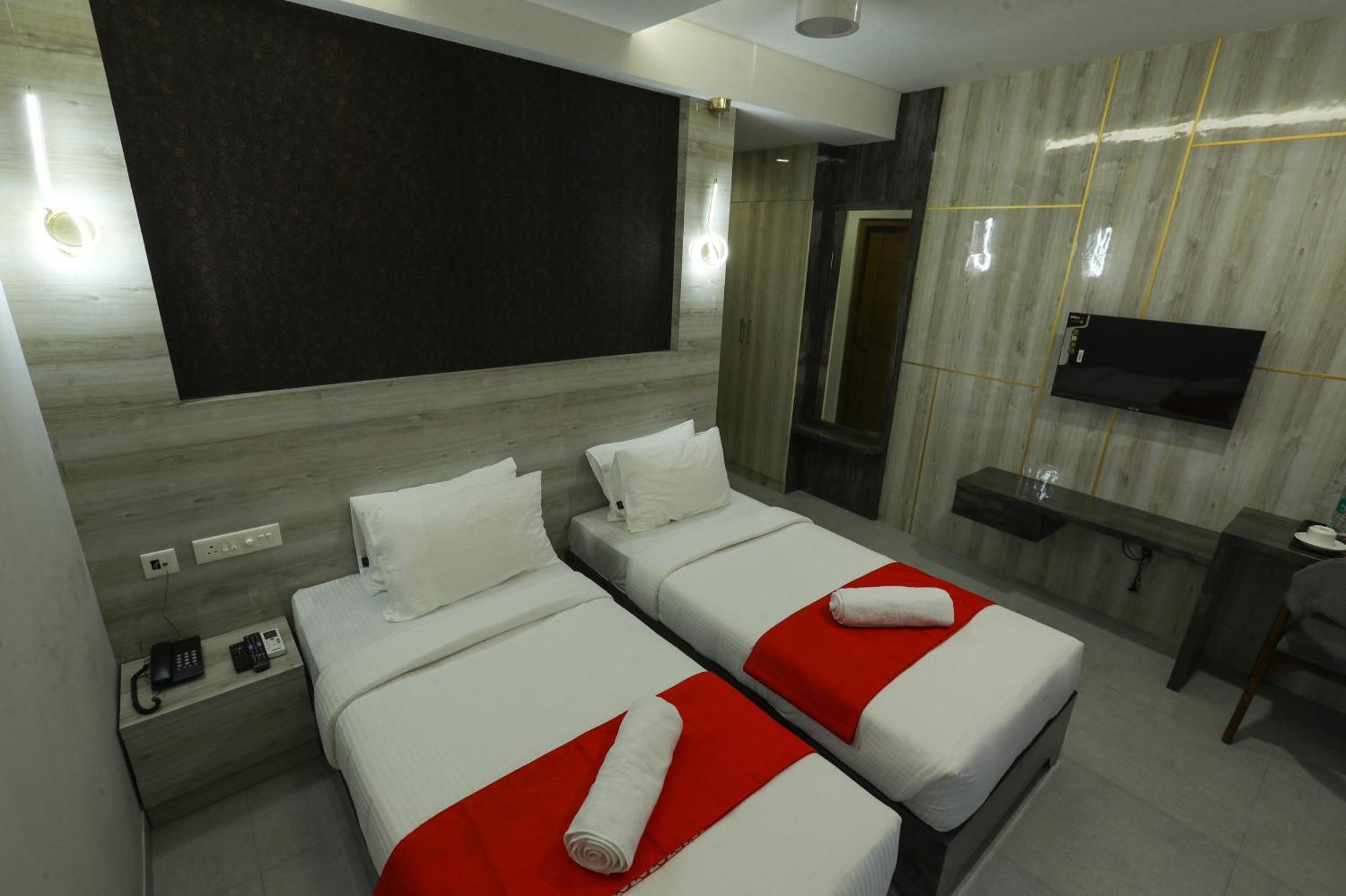 D-Luxe Hotel Kochi Eksteriør bilde